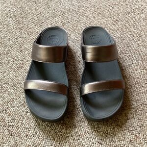 Fitflop gold/gray sandals